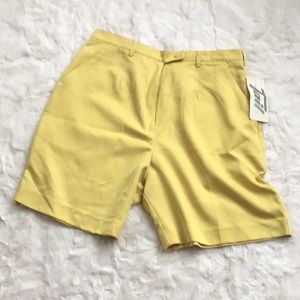 Tail golf shorts, yellow, size 10